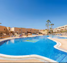 la communauté, 2 piscines, transats 